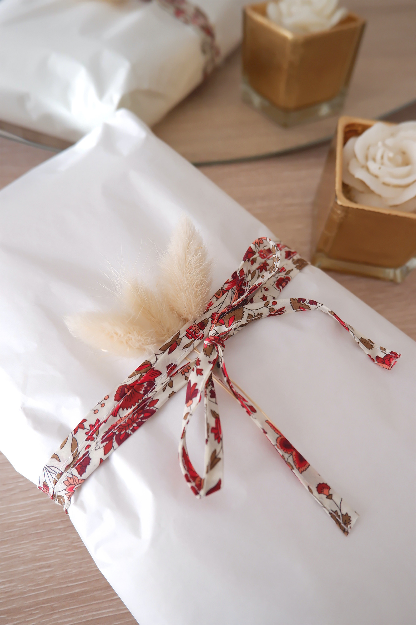 Papier de soie blanc pour les cadeaux